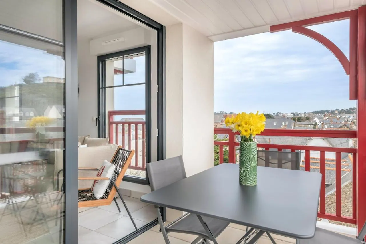 Appartement Pour 6, Plage De Pleneuf Val Andre Apartment